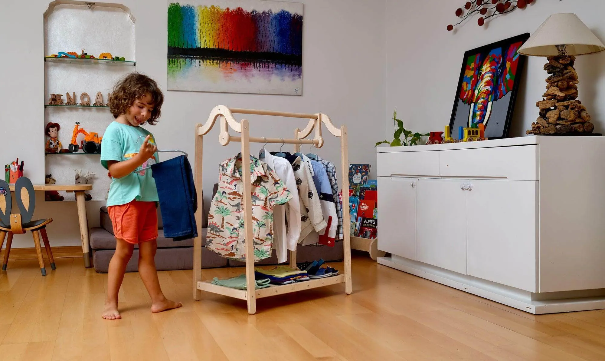 kidodido Hölzerne Kleiderstange für Kinder