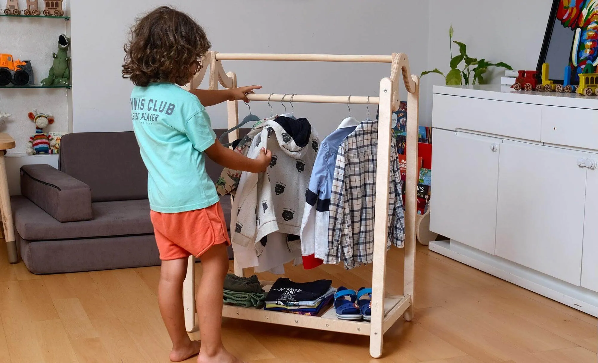 kidodido Hölzerne Kleiderstange für Kinder