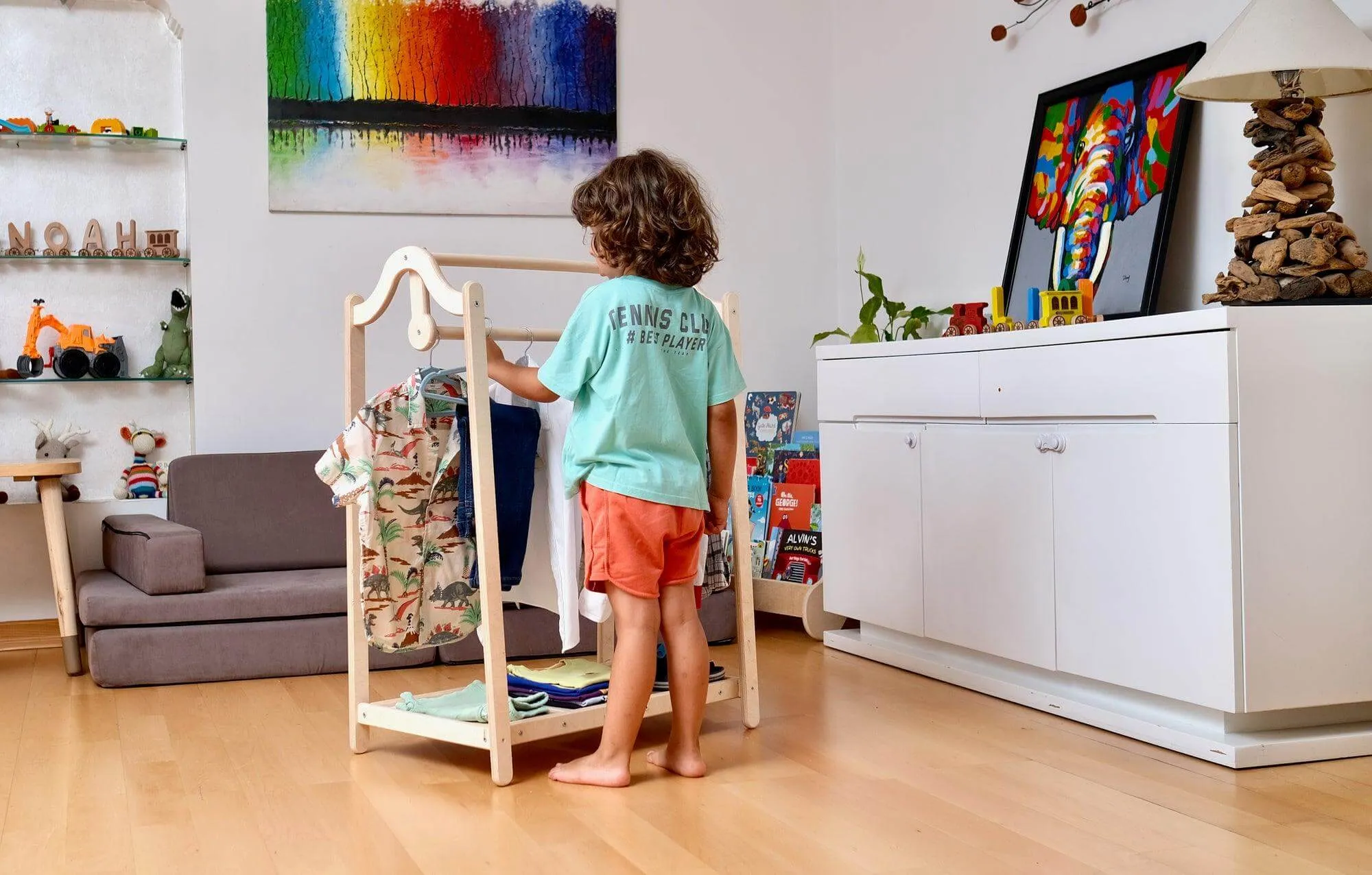 kidodido Hölzerne Kleiderstange für Kinder